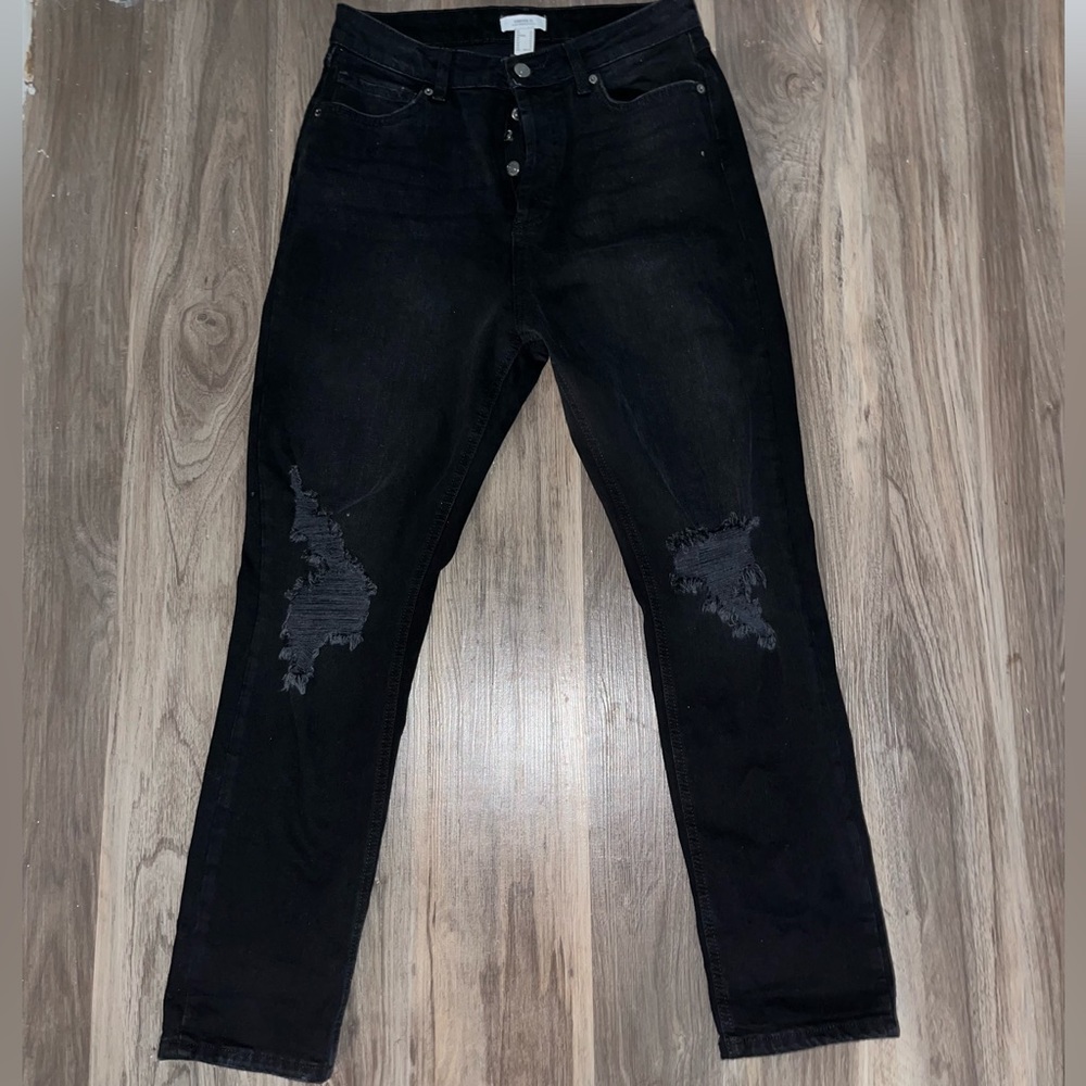 FOREVER 21–Black Ripped High Rise Jeans